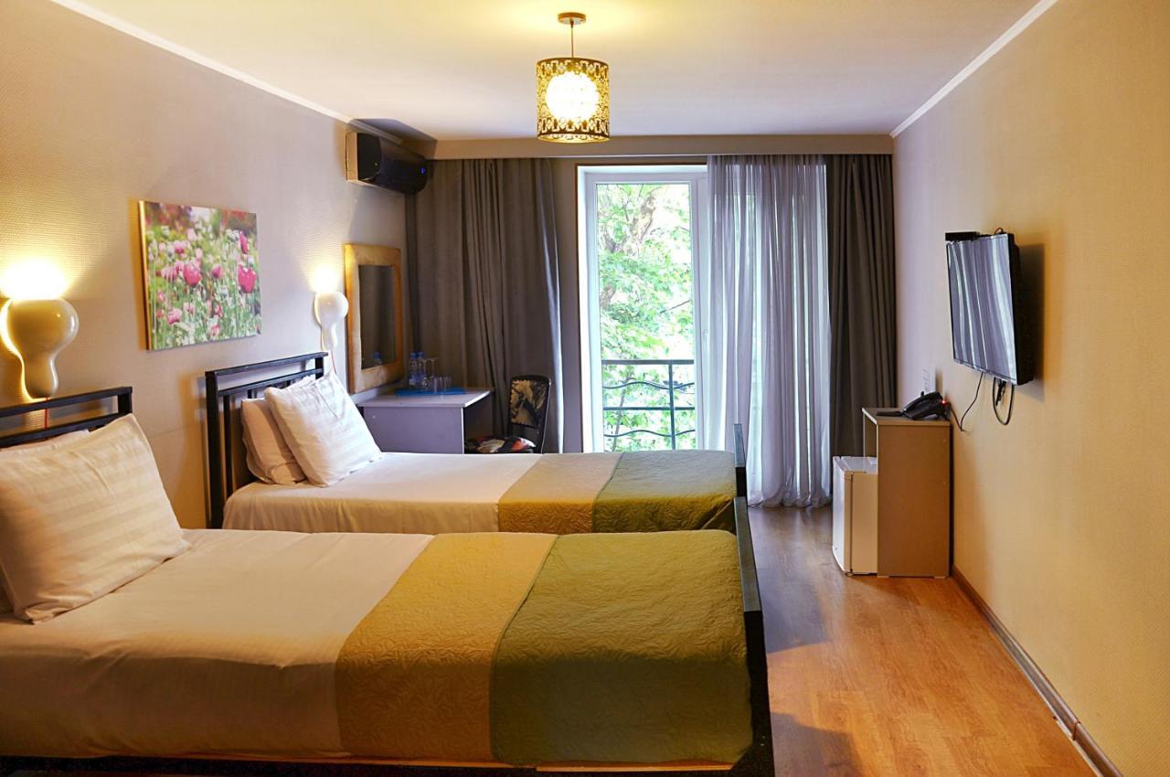 Art Hotel Claude Monet Tbilisi Ngoại thất bức ảnh