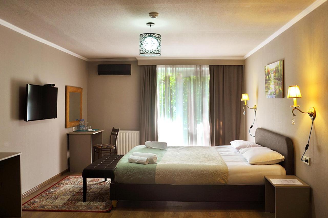 Art Hotel Claude Monet Tbilisi Ngoại thất bức ảnh